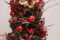 Inspiring Home Decoration Ideas With Small Christmas Tree 04