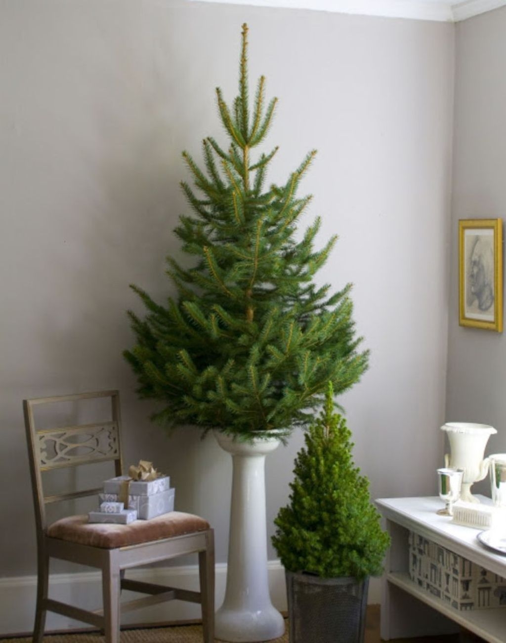 Inspiring Home Decoration Ideas With Small Christmas Tree 08
