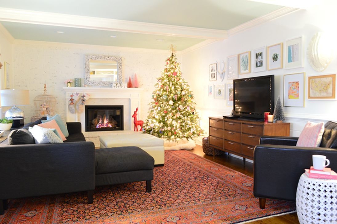 Inspiring Home Decoration Ideas With Small Christmas Tree 14