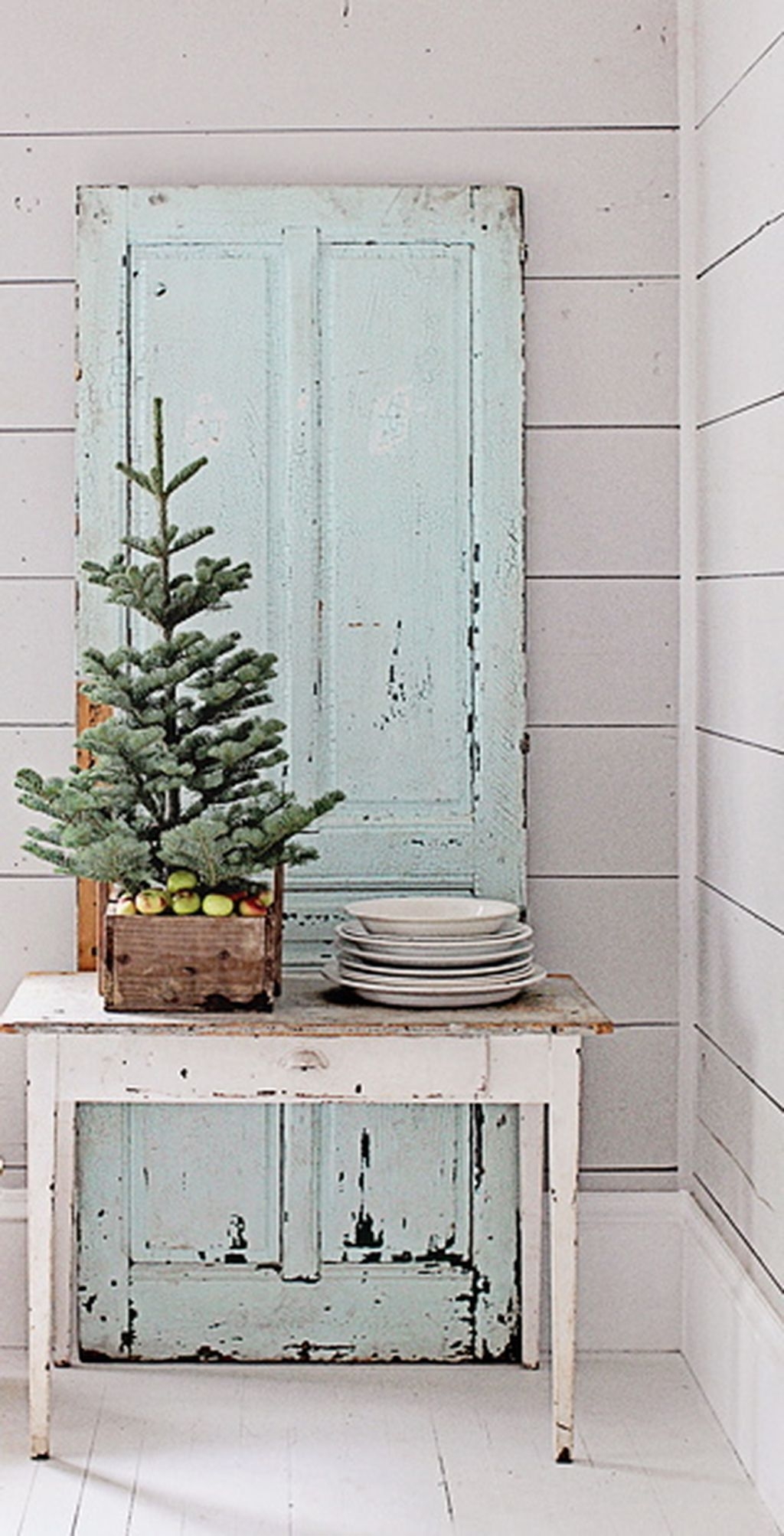 Inspiring Home Decoration Ideas With Small Christmas Tree 28