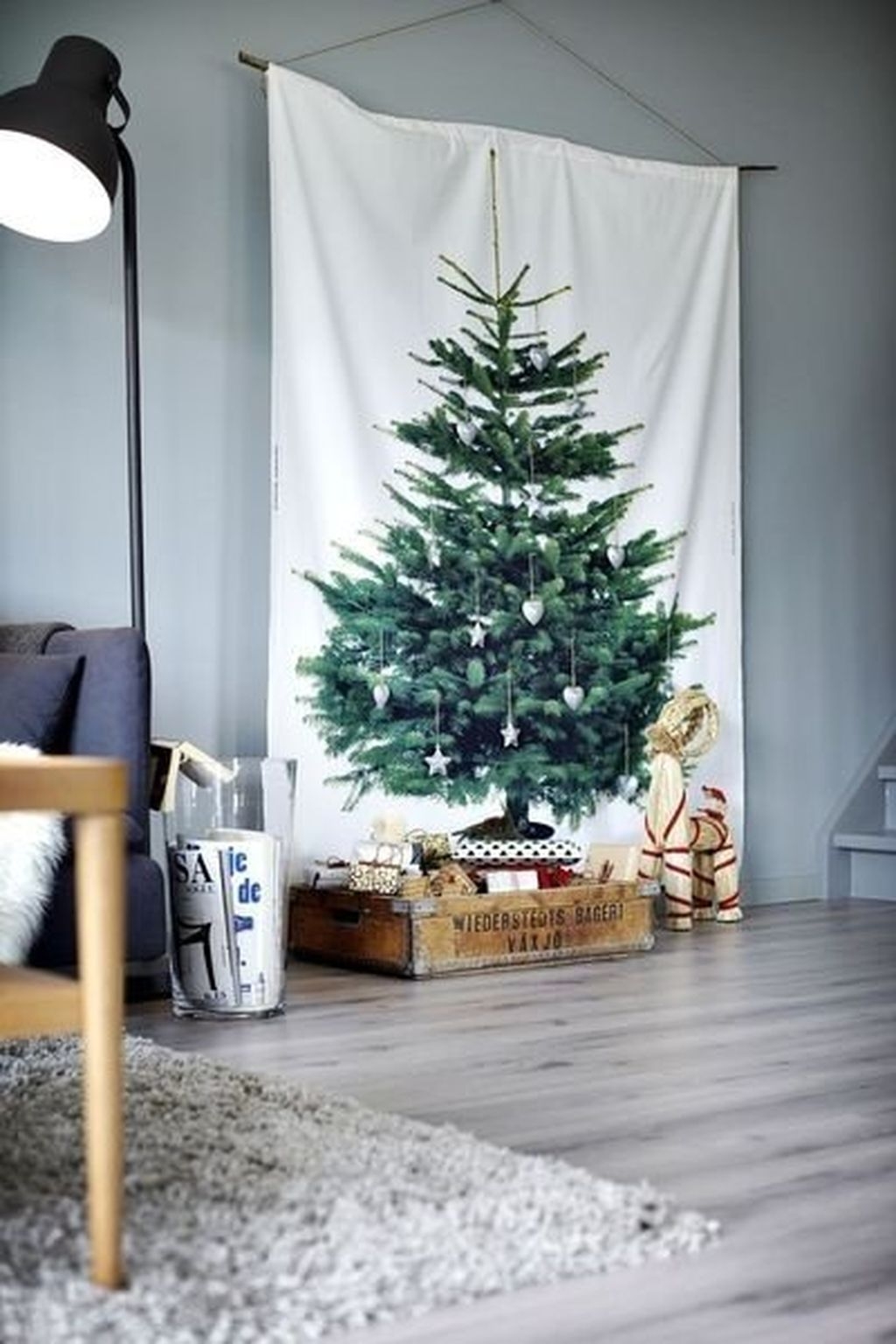 Inspiring Home Decoration Ideas With Small Christmas Tree 31