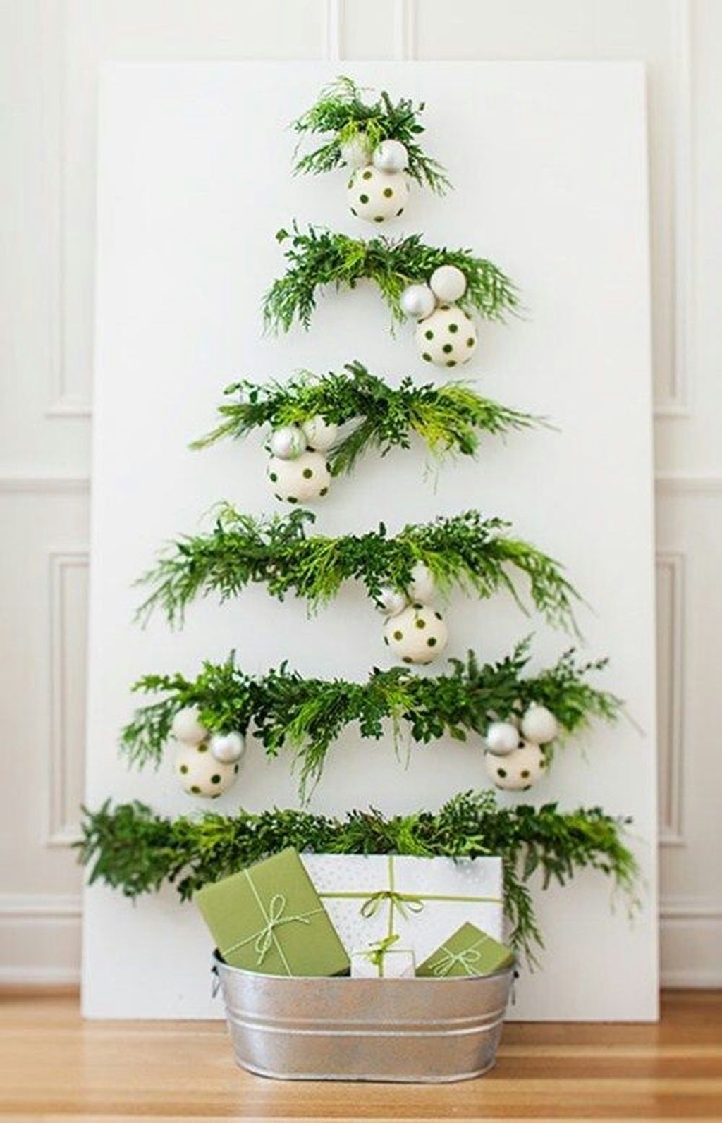 Inspiring Home Decoration Ideas With Small Christmas Tree 40