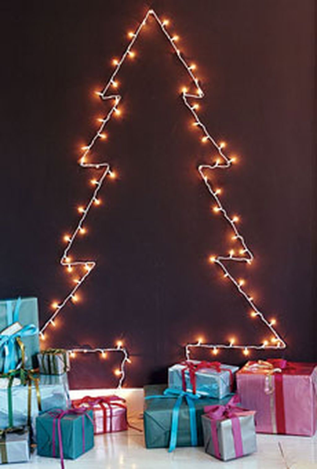 Inspiring Home Decoration Ideas With Small Christmas Tree 47