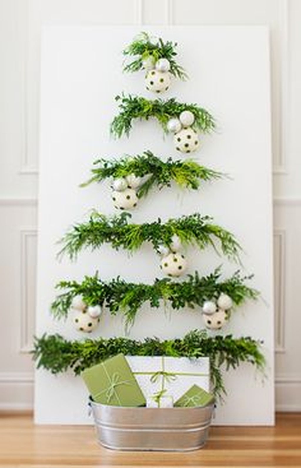 Inspiring Home Decoration Ideas With Small Christmas Tree 48