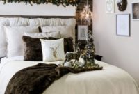 Simple Christmas Bedroom Decoration Ideas 21