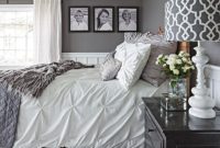 Stunning Black And White Bedroom Decoration Ideas 09