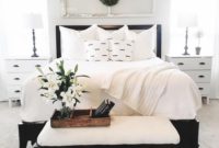 Stunning Black And White Bedroom Decoration Ideas 21