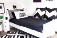 Stunning Black And White Bedroom Decoration Ideas 26
