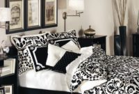 Stunning Black And White Bedroom Decoration Ideas 27
