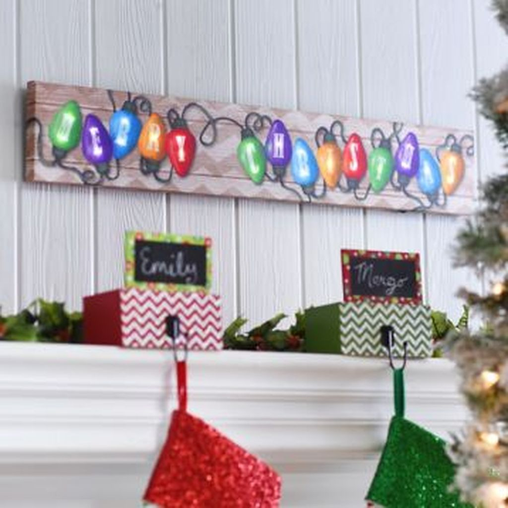 Totally Inspiring Christmas Lighting Ideas You Should Try For Your Home 07