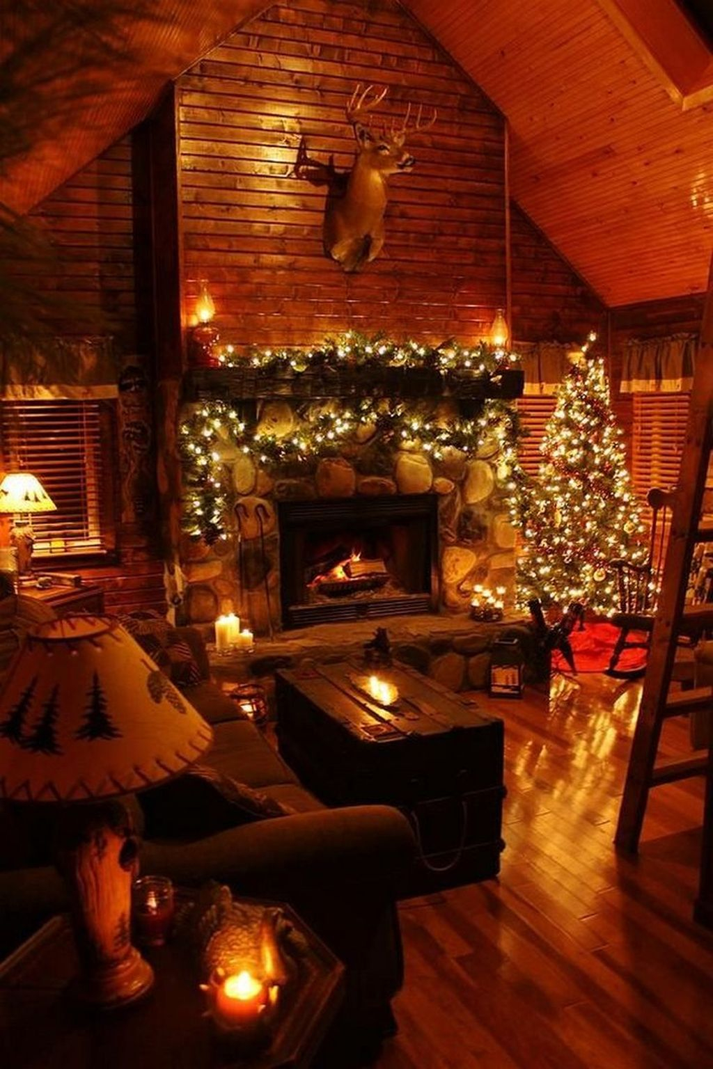 Totally Inspiring Christmas Lighting Ideas You Should Try For Your Home 25