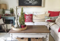 Totally Inspiring Farmhouse Christmas Decoration Ideas To Makes Your Home Stands Out 44