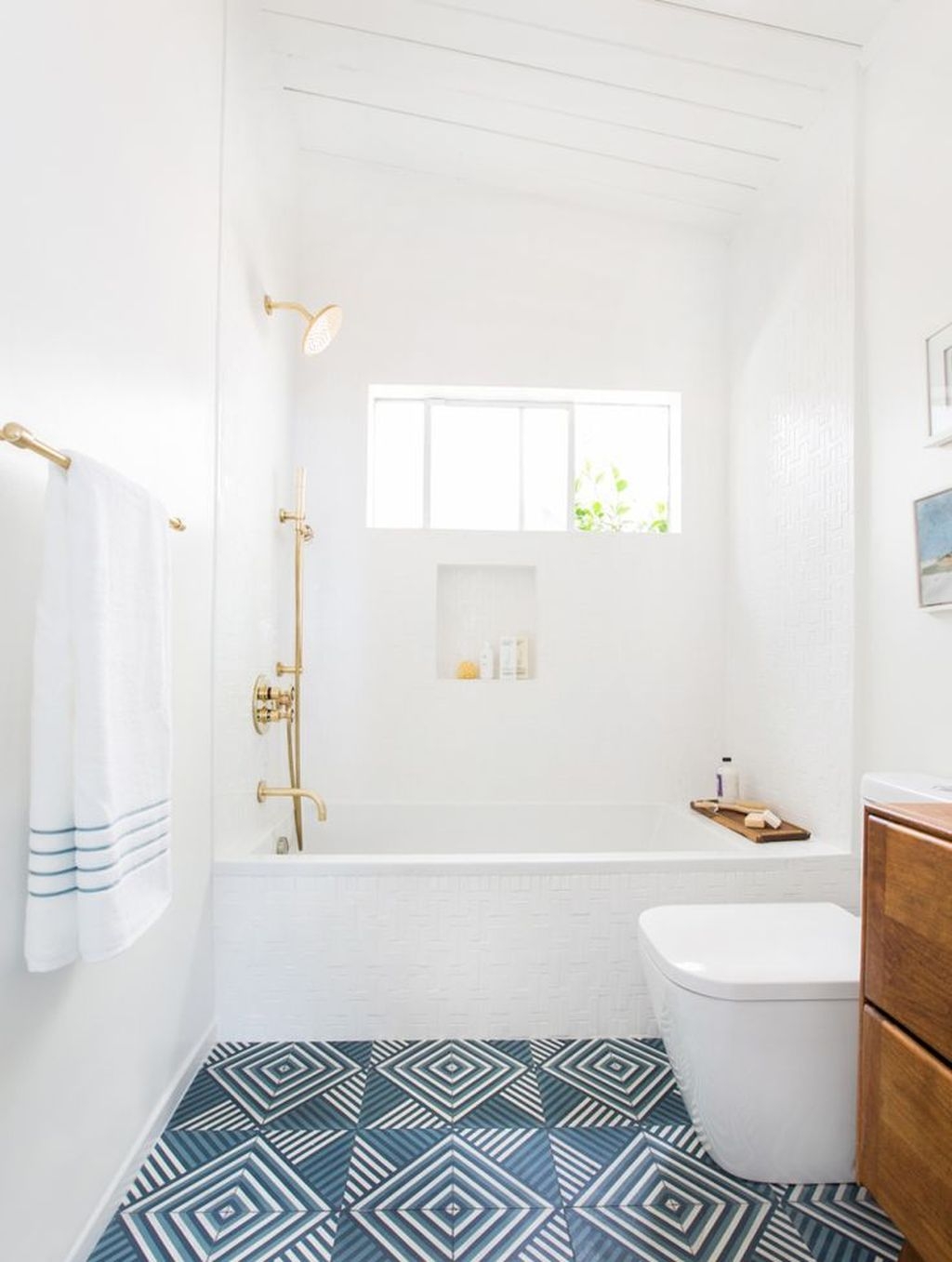 36 Cool Blue Bathroom Design Ideas 16