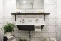 39 Cool And Stylish Small Bathroom Design Ideas32