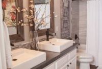 Cool Small Master Bathroom Remodel Ideas 16