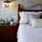 Elegant Rustic Bedroom Brick Wall Decoration Ideas 31