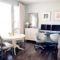 Elegant And Exquisite Feminine Home Office Design Ideas 04