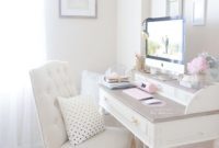 Elegant And Exquisite Feminine Home Office Design Ideas 22