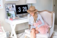 Elegant And Exquisite Feminine Home Office Design Ideas 24