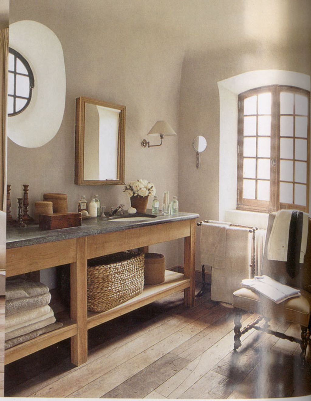 Simple And Cozy Wooden Bathroom Remodel Ideas 23