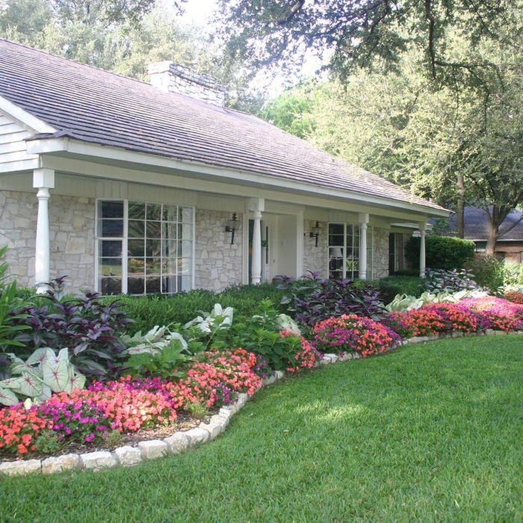 Totally Beautiful Front Yard Landscaping Ideas On A Budget 01