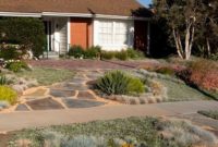Totally Beautiful Front Yard Landscaping Ideas On A Budget 14