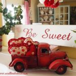 Cool And Cozy Red Valentines Day Decoration Ideas 07