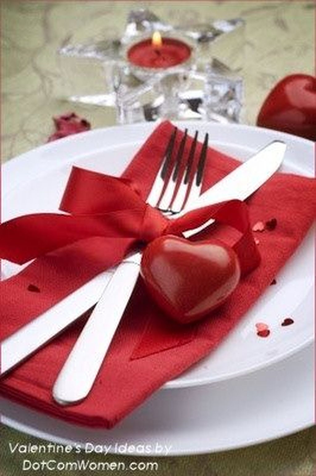 Cool And Cozy Red Valentines Day Decoration Ideas 32