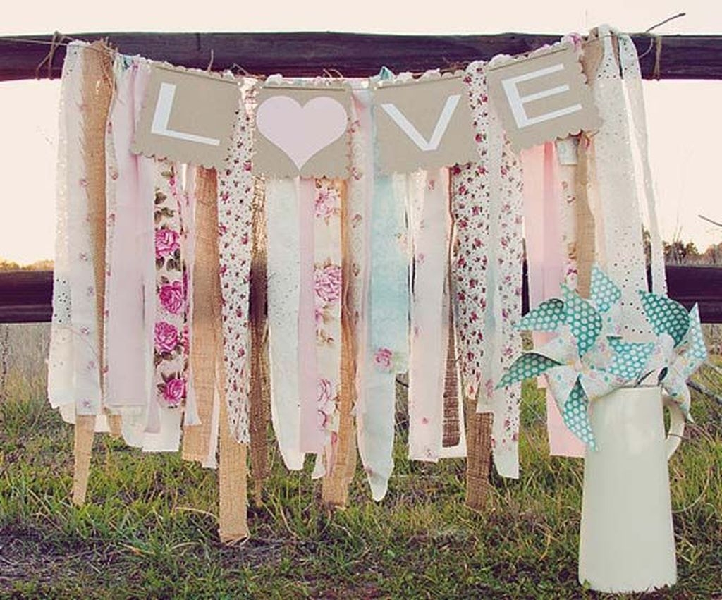 Cute Shabby Chic Valentines Decoration Ideas For Your Home 42