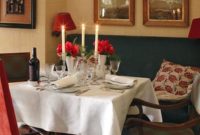 Romantic Valentines Day Dining Room Decoration Ideas 36