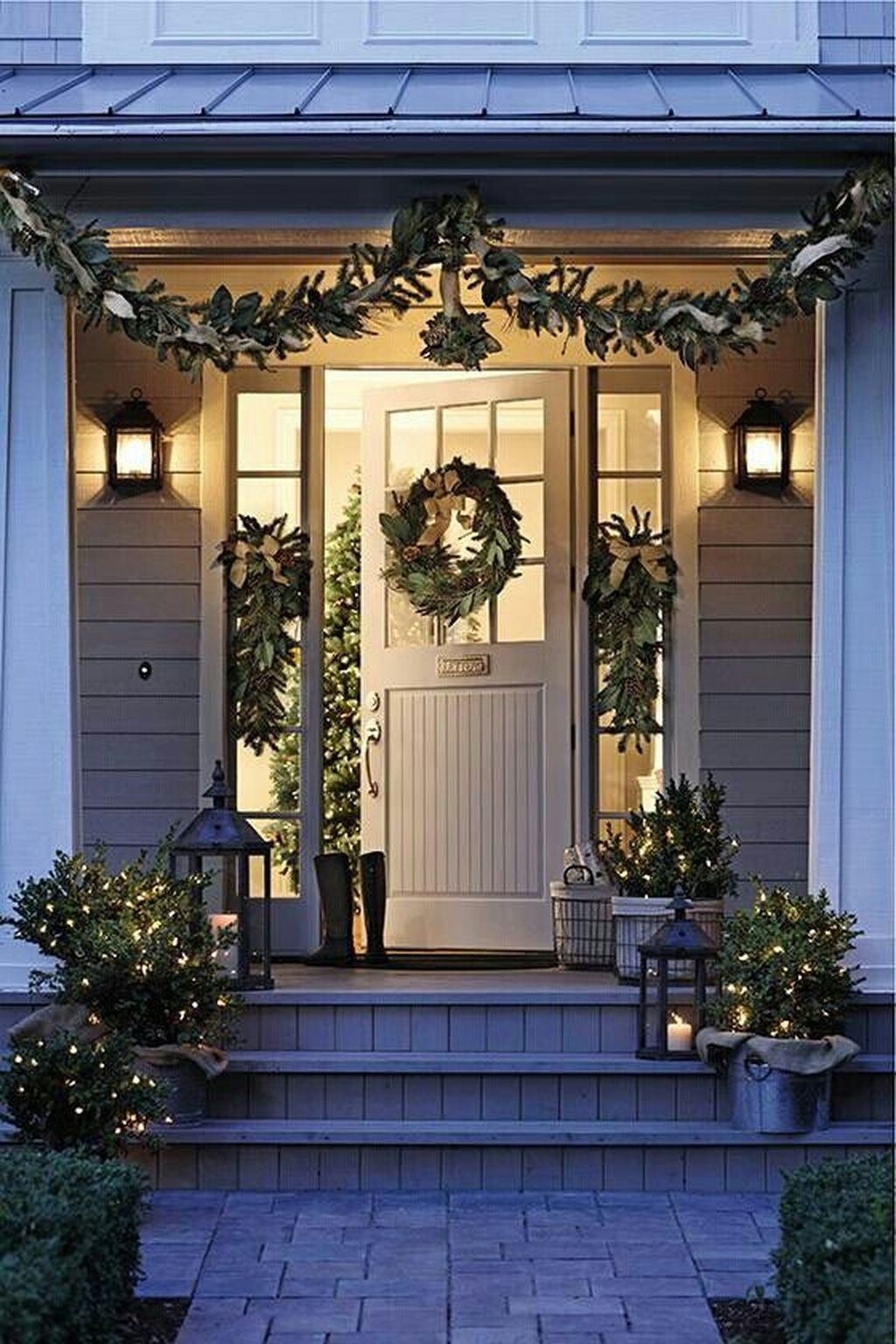 Stunning Front Door Decoration Ideas For Winter 09