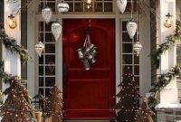 Stunning Front Door Decoration Ideas For Winter 21