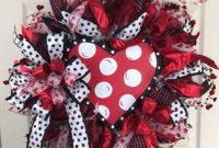 Totally Adorable Wreath Ideas For Valentines Day 30