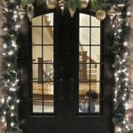 Totally Inspiring Winter Door Decoration Ideas 25