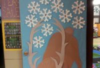 Totally Inspiring Winter Door Decoration Ideas 31