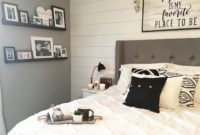 Amazing Farmhouse Style Master Bedroom Ideas 39