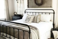 Amazing Farmhouse Style Master Bedroom Ideas 40