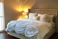 Elegant Small Master Bedroom Decoration Ideas 27