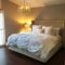 Elegant Small Master Bedroom Decoration Ideas 27
