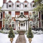 Warm And Cozy Classic Winter Home Decoration Ideas 27