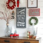 Warm And Cozy Classic Winter Home Decoration Ideas 46