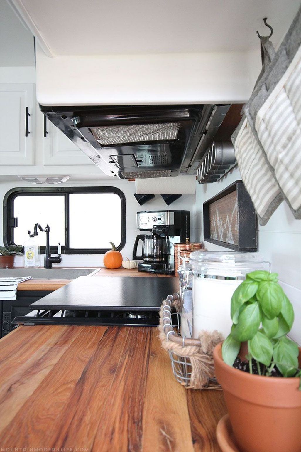 Awesome Rv Living Remodel Design Ideas 08
