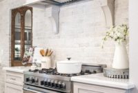 Awesome White Kitchen Backsplash Design Ideas 01