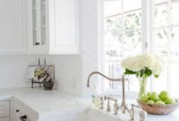 Awesome White Kitchen Backsplash Design Ideas 04