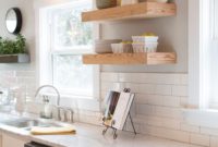 Awesome White Kitchen Backsplash Design Ideas 16