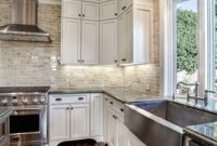 Awesome White Kitchen Backsplash Design Ideas 25