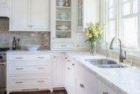 Best White Kitchen Cabinet Design Ideas 24