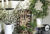 Cute Farmhouse Decoration Ideas Suitable For Spring And Summer 31