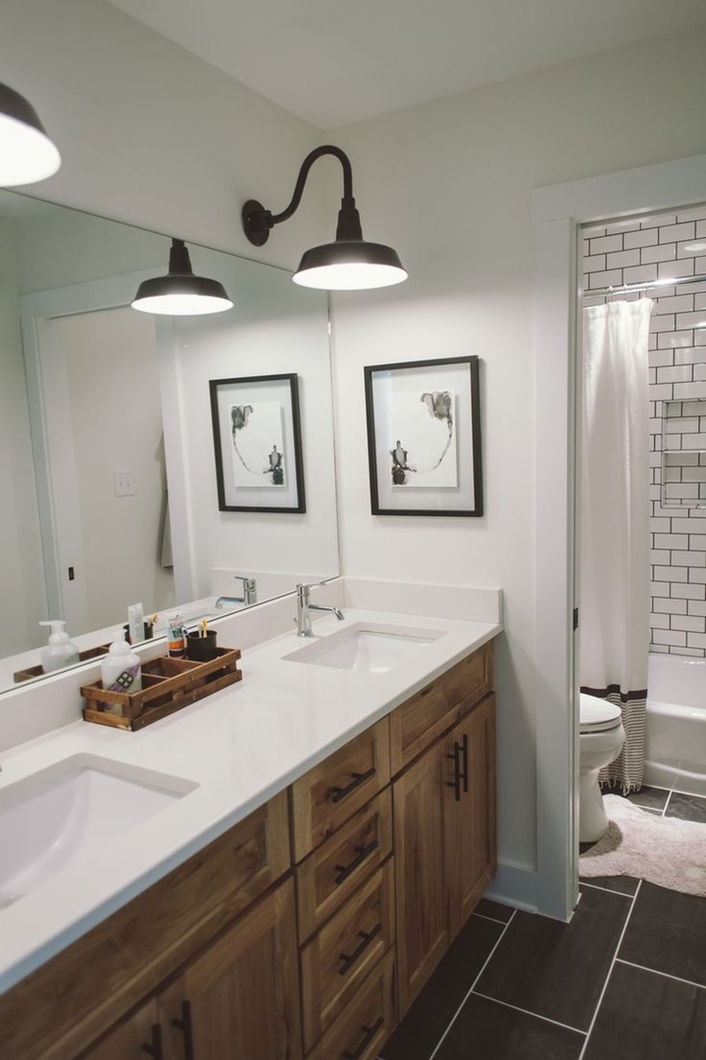 Fresh Rustic Farmhouse Master Bathroom Remodel Ideas 41