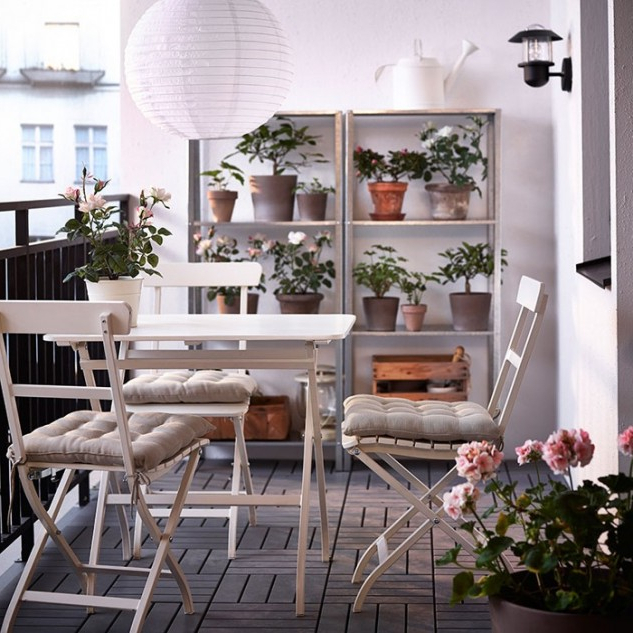 15 Superb Small Balcony Designs